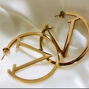 🤩 Fashion Earrings